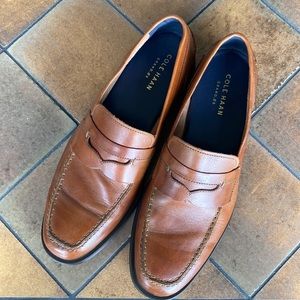 Cole Hahn Grand OS Mens Penny Loafers size 10 Like new, worn once or twice.
